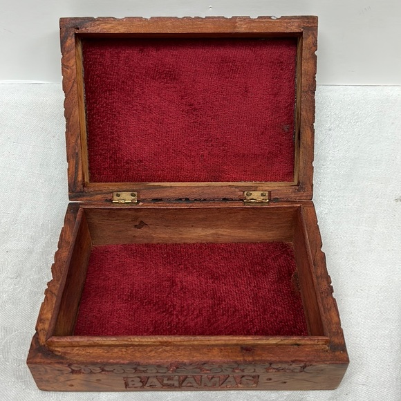 Vintage wood hand carved in India jewelry/ trinket /snuff…box with brass inlay - Picture 3 of 10